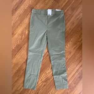 NWT - HM stretch pencil fit pants - light olive green
